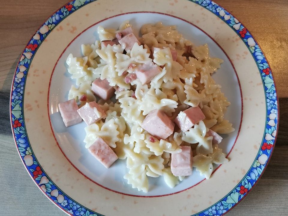 Bandnudeln In Sahne Leberkäs Sauce Von Nudelkönigin Chefkoch