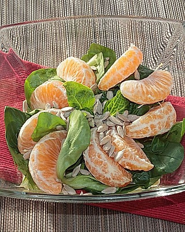 Feldsalat mit Mandarinen und Nussöl - Dressing