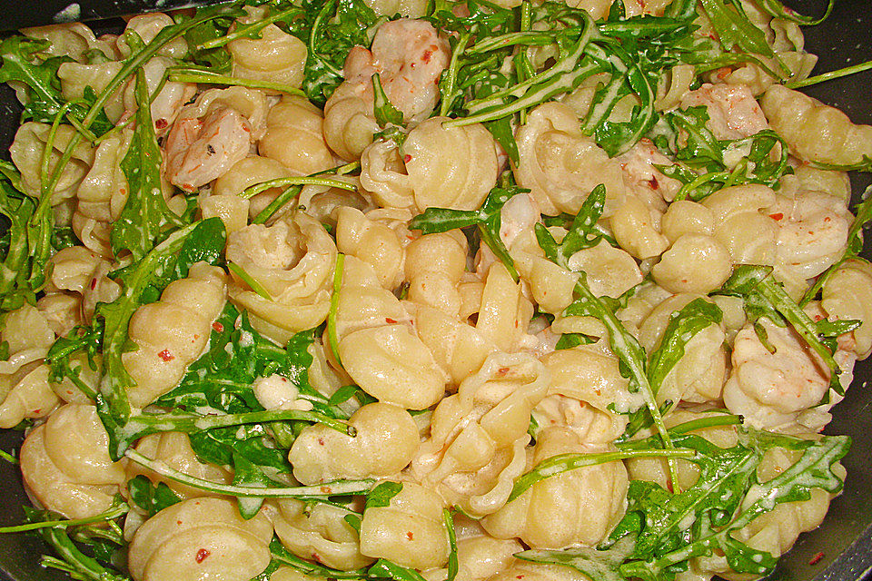 Nudeln mit scharfer Rucola - Shrimps - Soße