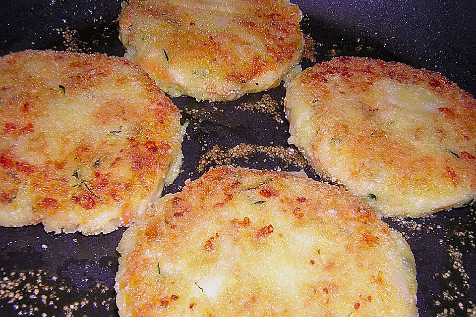 Gemüsepuffer mit Joghurt - Dip