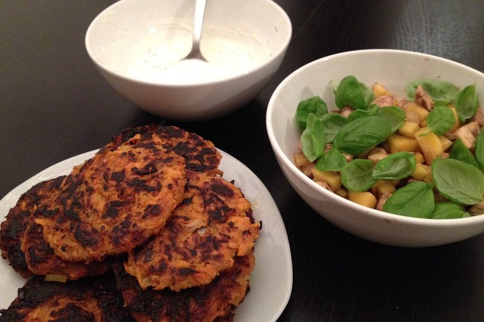 Gemüsepuffer mit Joghurt - Dip