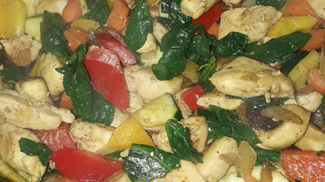 Mediterrane Pfanne mit Hühnchen von dinilein