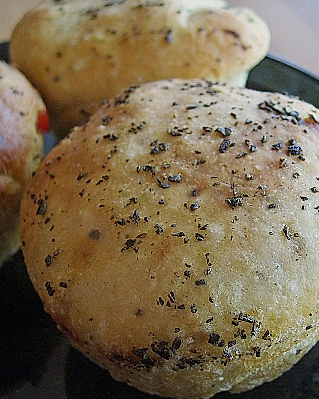 Gefüllte kleine Brötchen (in der Muffinform gebacken)