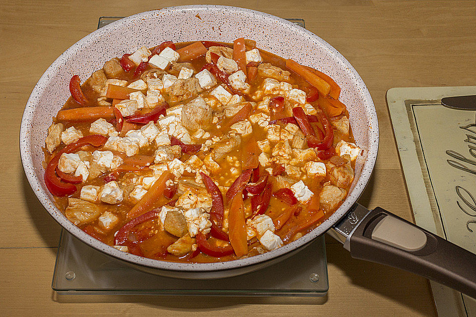 Puten - Gemüse - Pfanne mit Feta