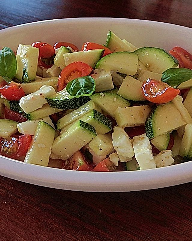 Zucchini - Tomaten - Salat