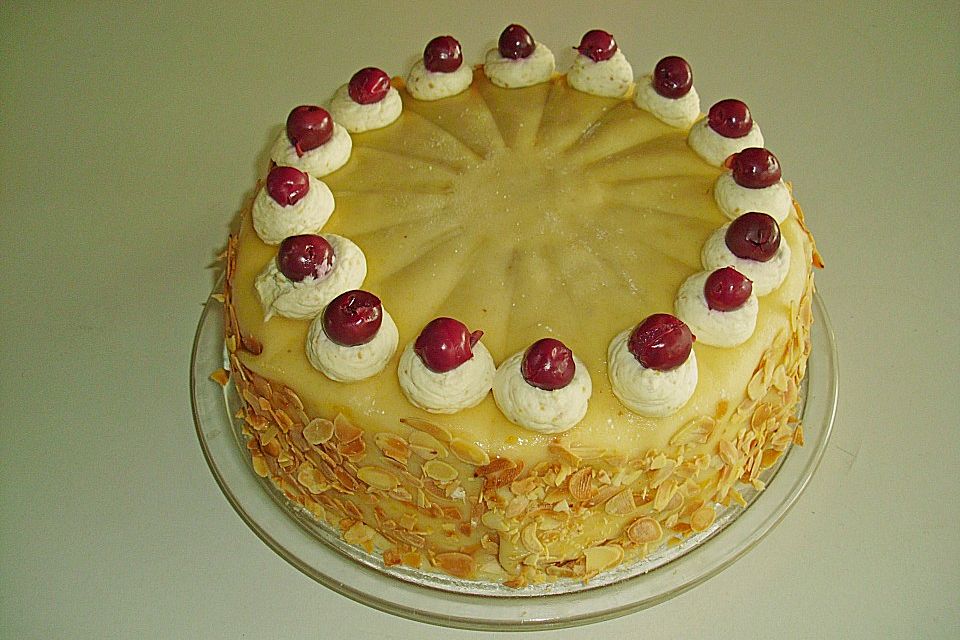 Lübecker Marzipan Kirschtorte