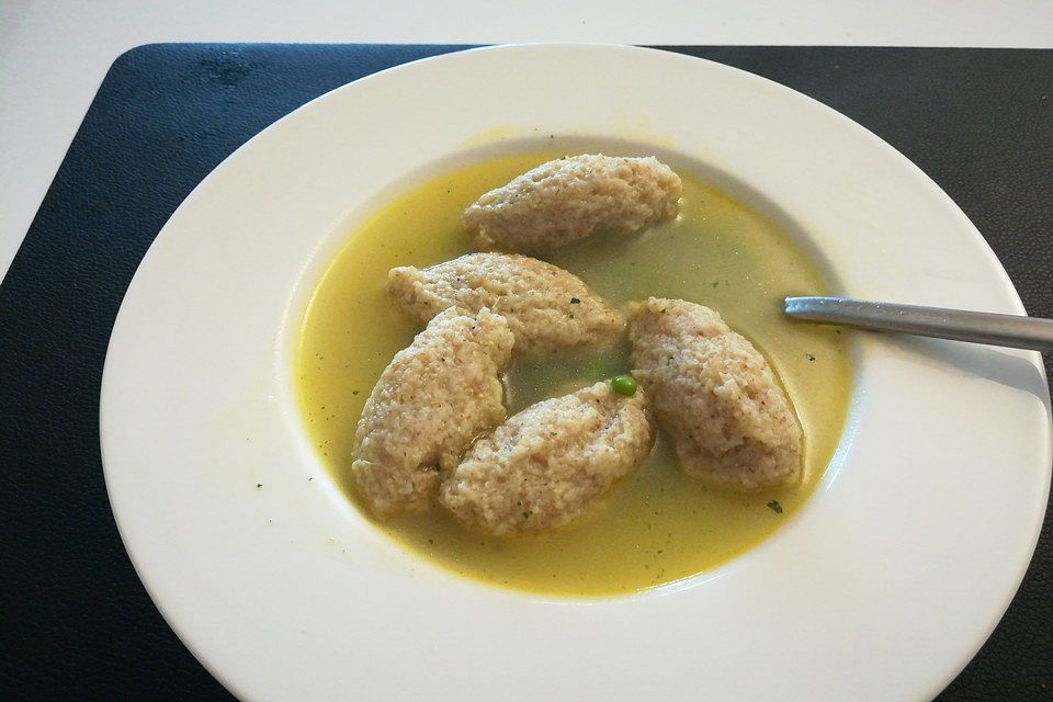 Roros Grießnockerlsuppe