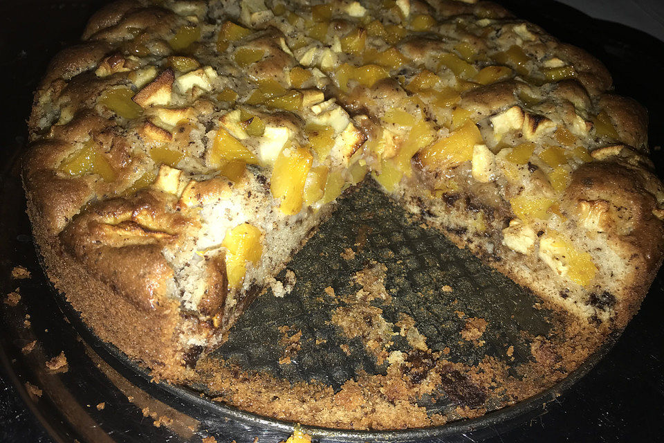 Saftiger  Rührkuchen mit Kirschen und Schokosplittern