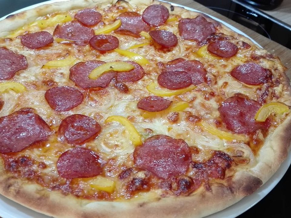 4 Käse - Pizza mit Käserand von Conny89 | Chefkoch