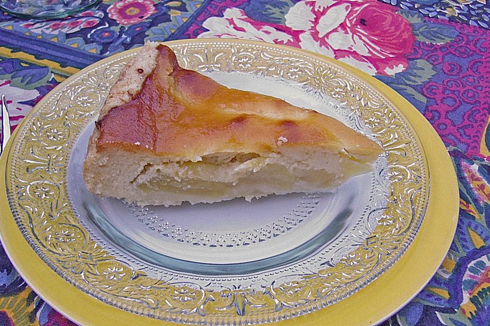 Apfelkuchen mit Marzipanguss