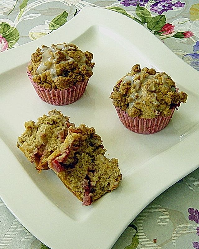 Erdbeer - Limetten - Muffins mit  Walnussstreuseln