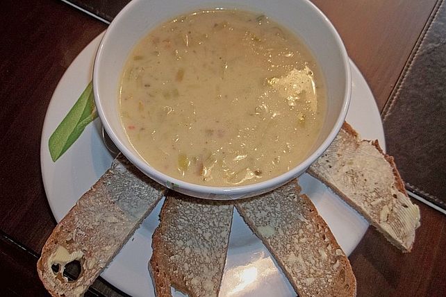 Porreesuppe mit Roquefort von mamirah24| Chefkoch