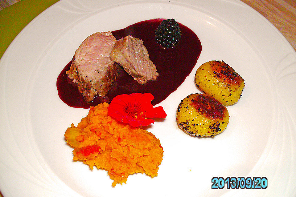 Iberico - Schweinefilet mit Brombeer - Schokoladensauce