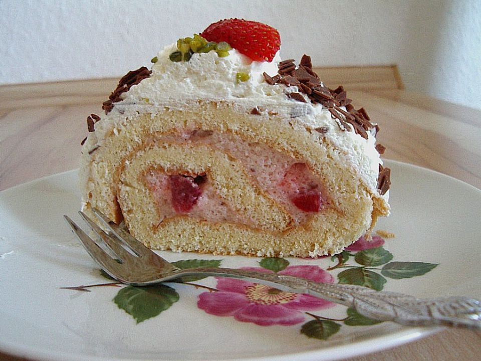 Erdbeer - Sekt - Roulade von ManuGro| Chefkoch