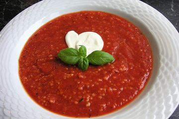 Leichte Tomatensuppe mit Reis
