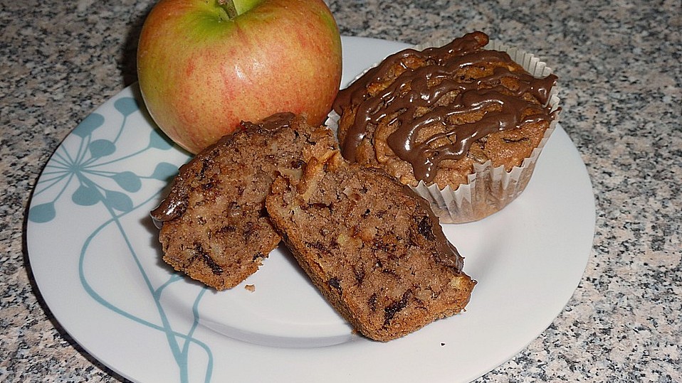 Feine Apfel - Haselnuss - Schoko - Muffins von supersüß