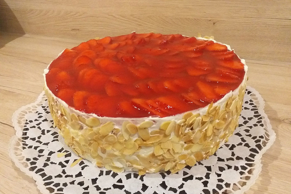 Erdbeer - Vanille - Sahne - Quark - Torte