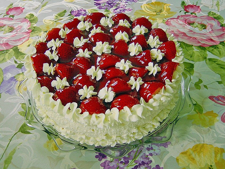 Erdbeer - Vanille - Sahne - Quark - Torte von caroline48| Chefkoch