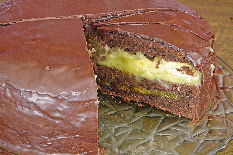 Mandel - Schoko - Torte mit Orangenpudding