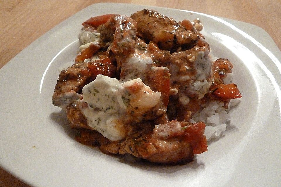 Iskender Auflauf mit Schafskäsesauce