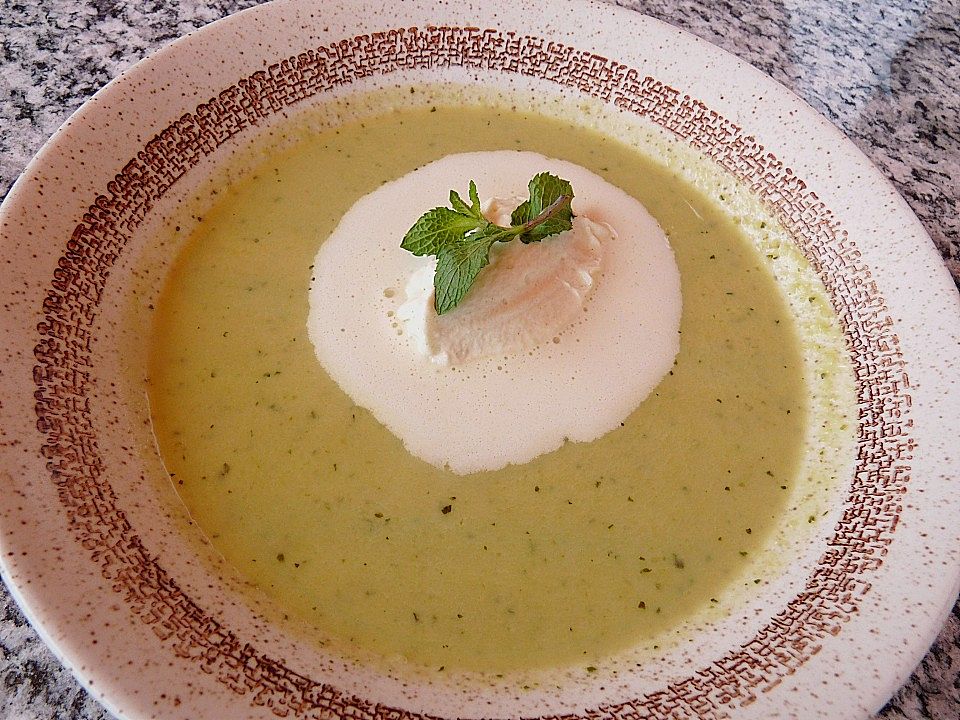 Suppe von grünen Erbsen mit Wasabi - Sahne von B-B-Q| Chefkoch