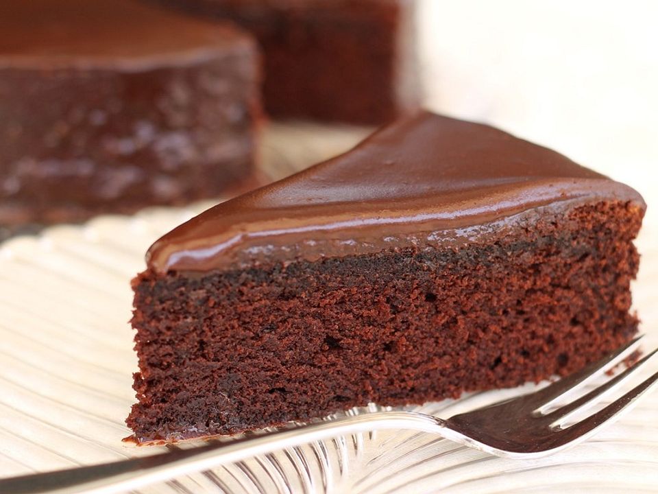 Schokoladenkuchen Mit Fl Ssigem Herz Und Gebratenen Babybananen Mit 
