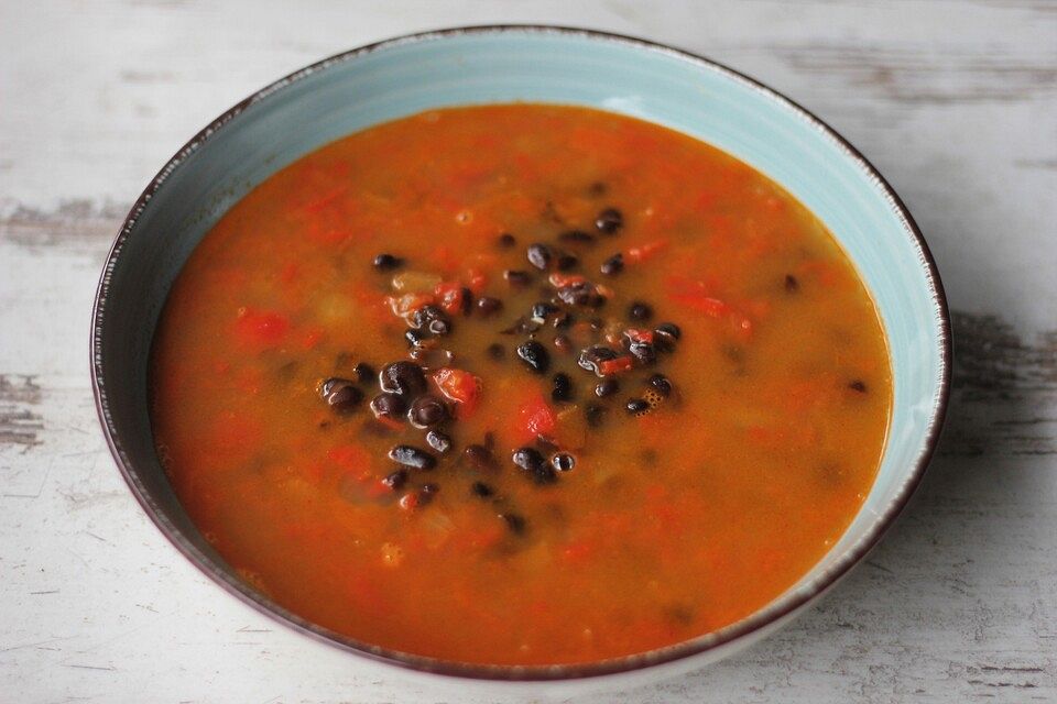 Schwarze Bohnensuppe