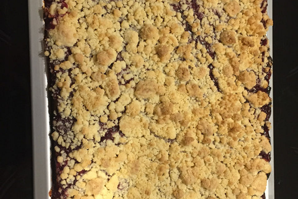 Saftiger Kirsch - Streusel - Kuchen vom Blech