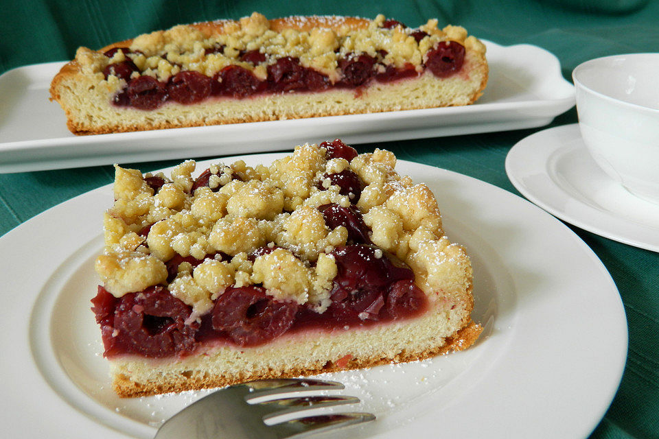 Saftiger Kirsch - Streusel - Kuchen vom Blech