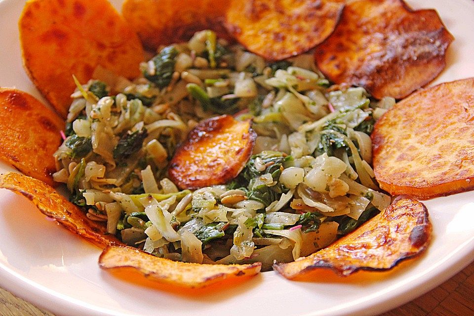 Afrikanische Gemüsepfanne mit  Süßkartoffelchips