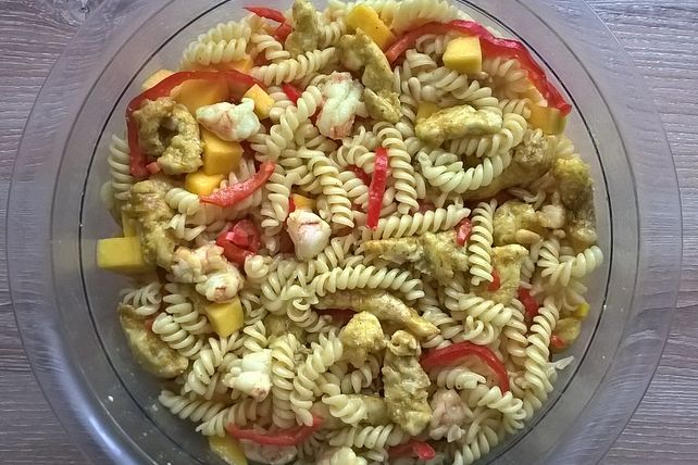Nudelsalat mit Hühnchen, Garnelen und Mango von kippis| Chefkoch