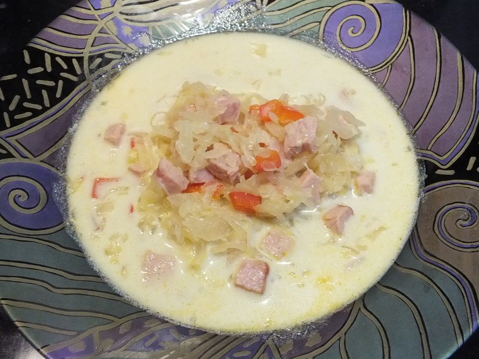Sauerkrautsuppe mit Paprika und Kasseler von Kathrinschen| Chefkoch