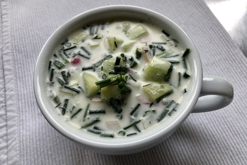 Russische Sommersuppe