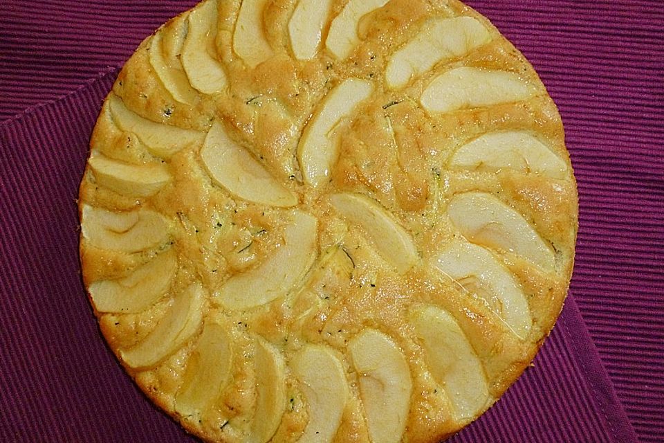 Zucchini - Biskuit mit Apfel