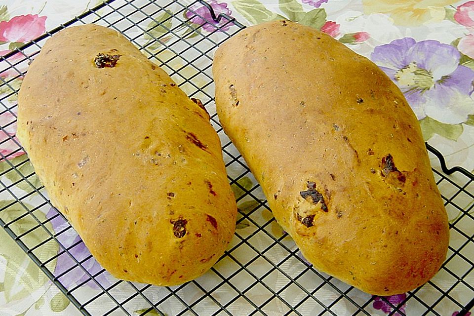 Ciabbata mit Paprika, Parmesan und italienischen Gewürzen