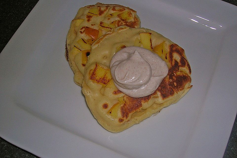 Pancakes mit Äpfeln