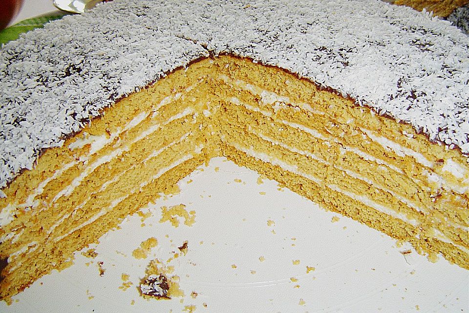 Honigkuchen mit Grießfüllung Honigkuchen mit Grießfüllung