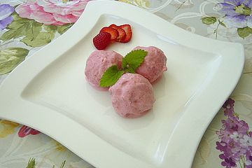 Erdbeer - Sahne - Eis