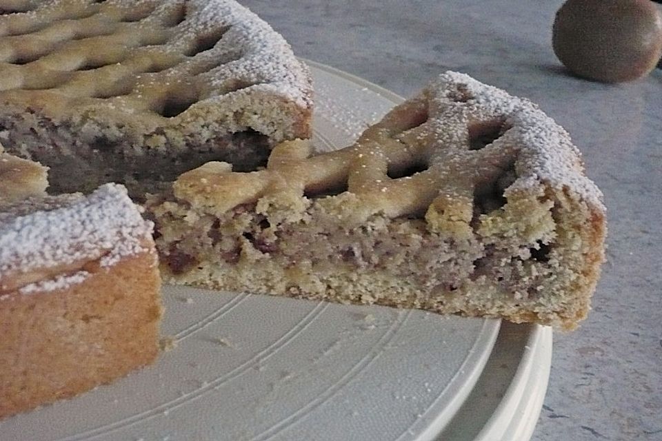 Apfelkuchen mit Nüssen oder Mandeln