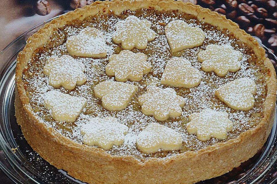 Apfelkuchen mit Nüssen oder Mandeln