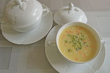 Feines Kohlrabicremesüppchen mit Biss