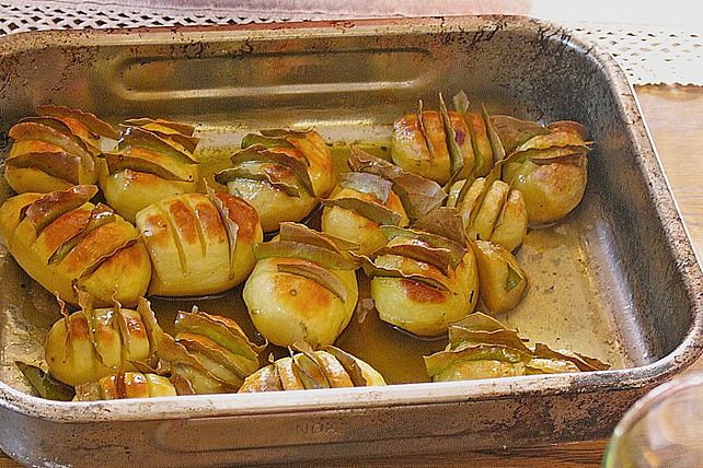 Lorbeerkartoffeln mit frischem Lorbeer von clayovencook| Chefkoch