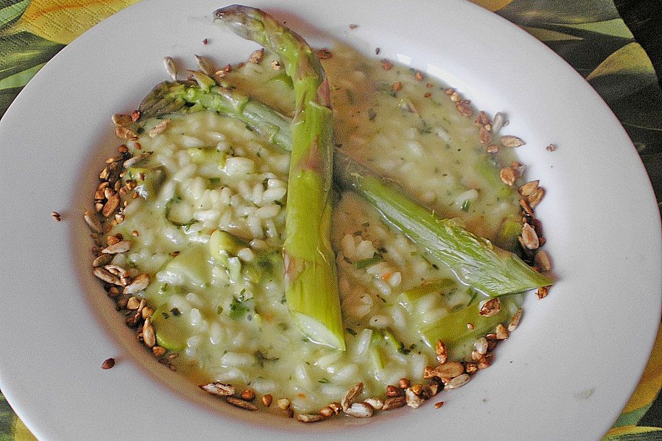 Wildkräuter - Risotto mit grünem Spargel