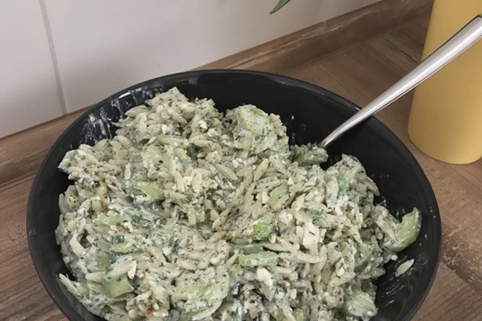 Kritharaki - Salat mit Schafskäse - Schmand - Dressing