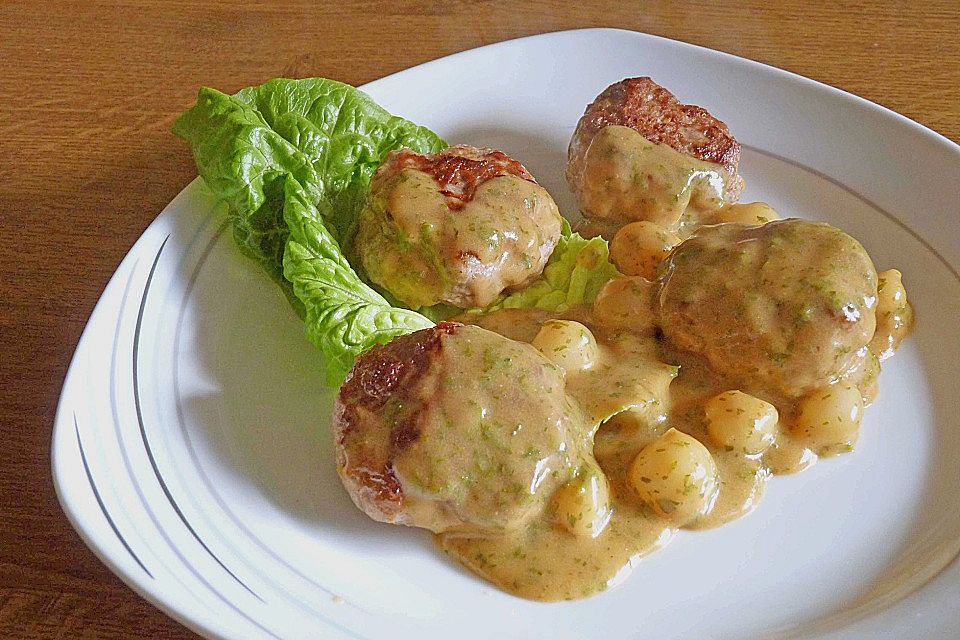 Hacksteaks mit Silberzwiebelchen