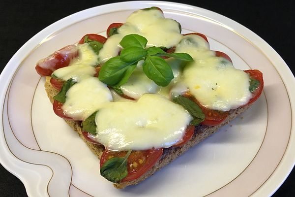 Tomate-Mozzarella-Toast von Andr0meda | Chefkoch