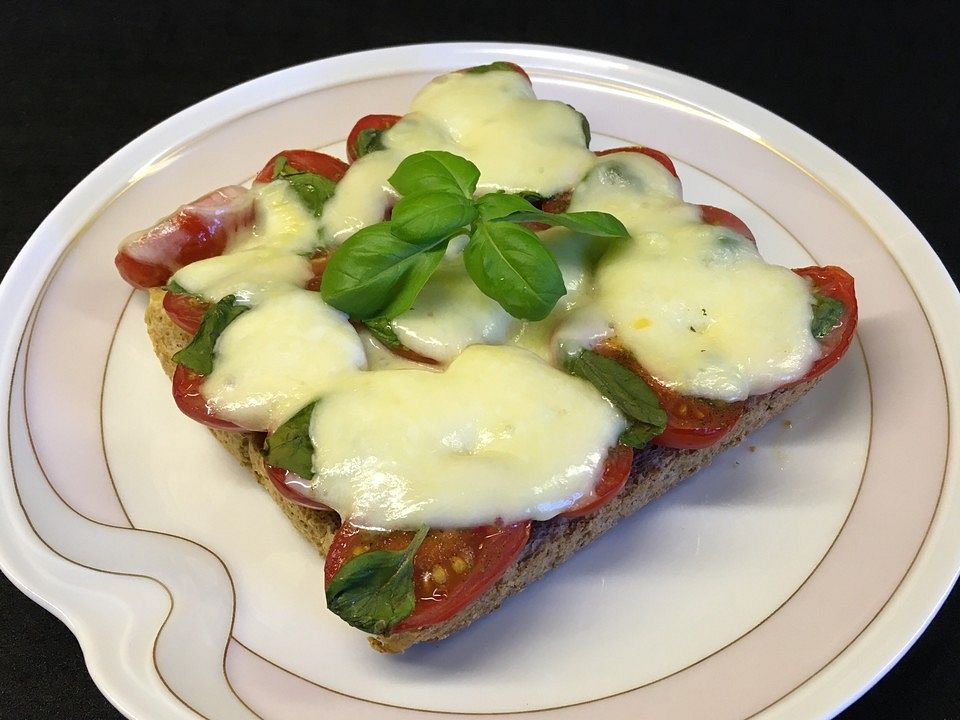 Tomate-Mozzarella-Toast von Andr0meda | Chefkoch