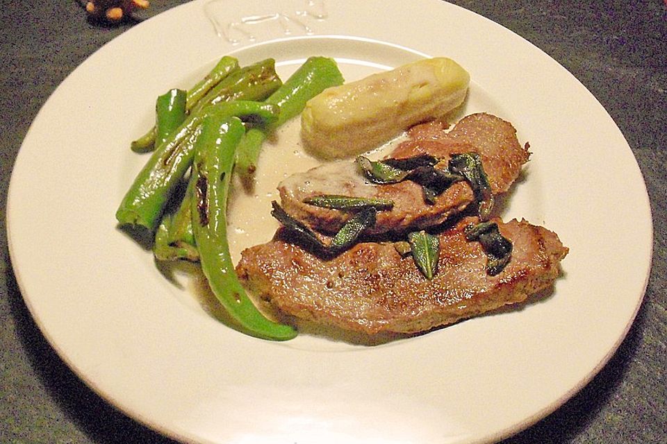 Kalbsschnitzel mit Parmesan - Salbei - Schaum