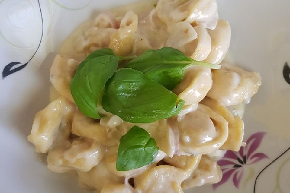 Tortellini mit 4 Käse - Sauce