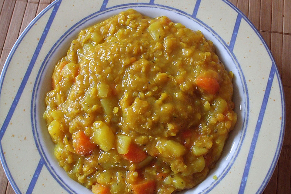 Indischer Linseneintopf mit Möhren und Curry Indischer Linseneintopf mit Möhren und Curry